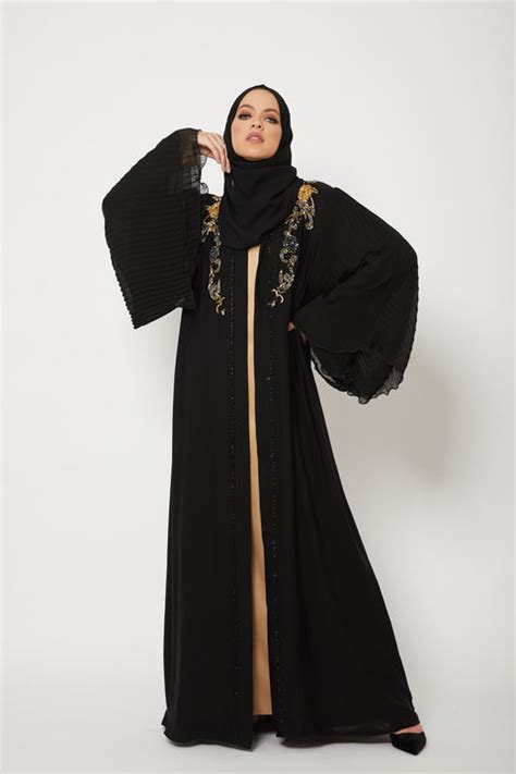 luxury abayas uk.